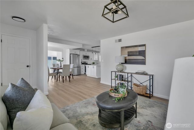 2516 S 70th Street, Tacoma, WA 98409