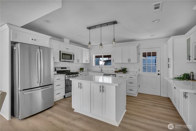 2516 S 70th Street, Tacoma, WA 98409