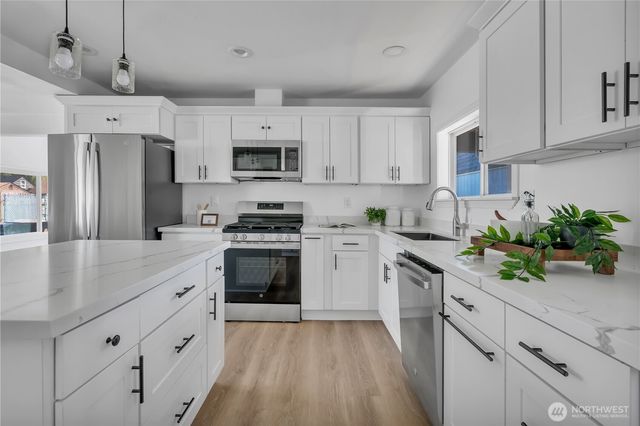 2516 S 70th Street, Tacoma, WA 98409