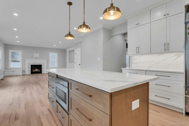 90 Grand Boulevard, Massapequa Park, NY 11762