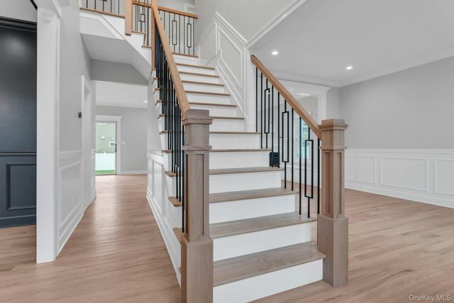 90 Grand Boulevard, Massapequa Park, NY 11762