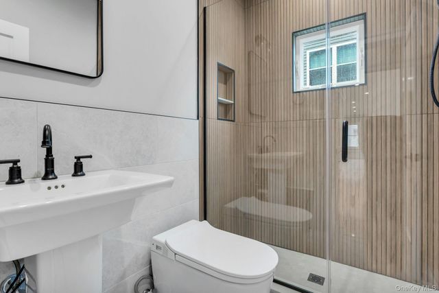 90 Grand Boulevard, Massapequa Park, NY 11762