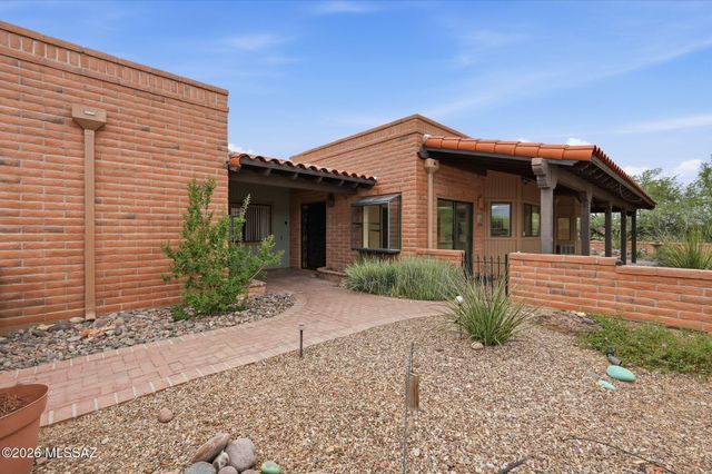 1072 W Camino Urbano, Green Valley, AZ 85622