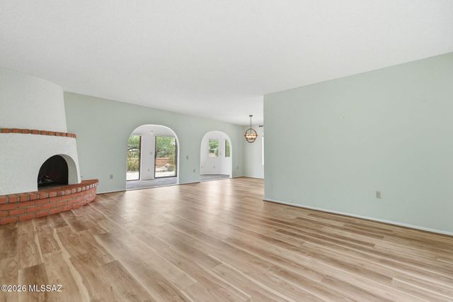 1072 W Camino Urbano, Green Valley, AZ 85622