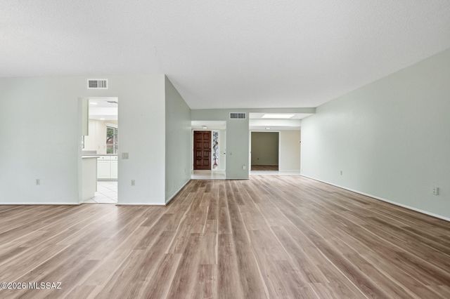 1072 W Camino Urbano, Green Valley, AZ 85622