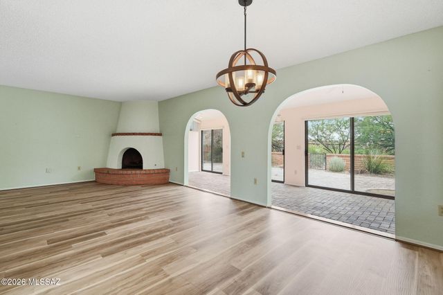 1072 W Camino Urbano, Green Valley, AZ 85622