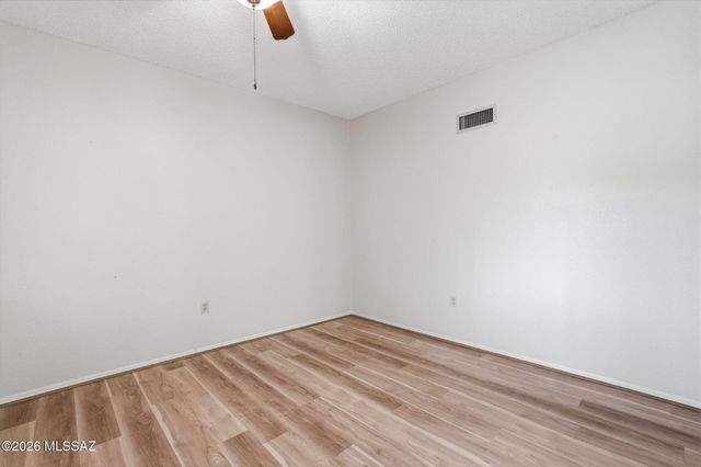 1072 W Camino Urbano, Green Valley, AZ 85622
