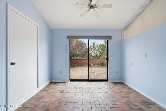 1072 W Camino Urbano, Green Valley, AZ 85622