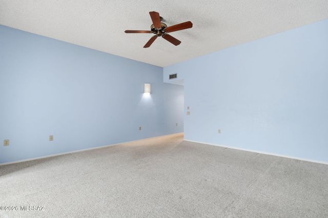 1072 W Camino Urbano, Green Valley, AZ 85622