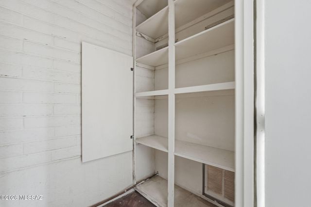 1072 W Camino Urbano, Green Valley, AZ 85622