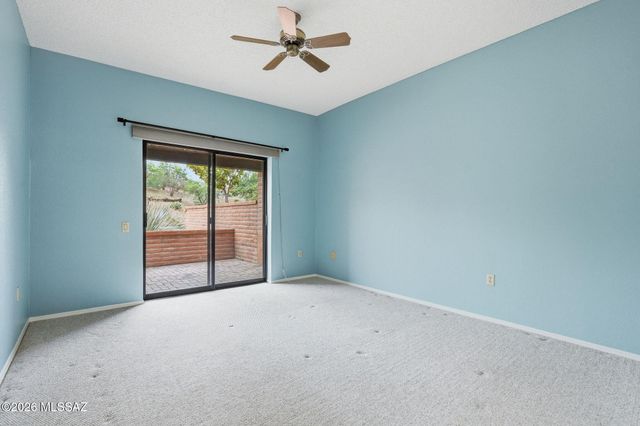 1072 W Camino Urbano, Green Valley, AZ 85622