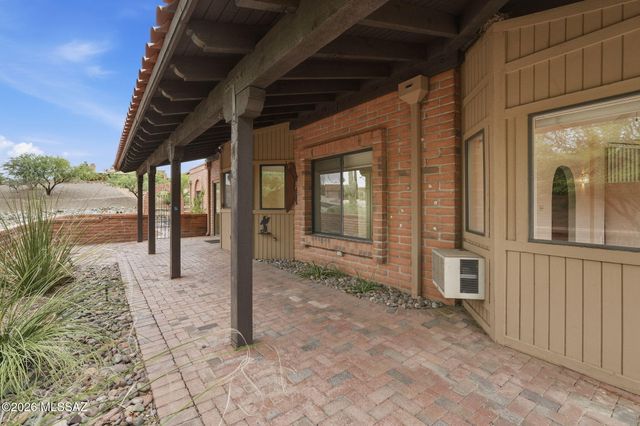 1072 W Camino Urbano, Green Valley, AZ 85622