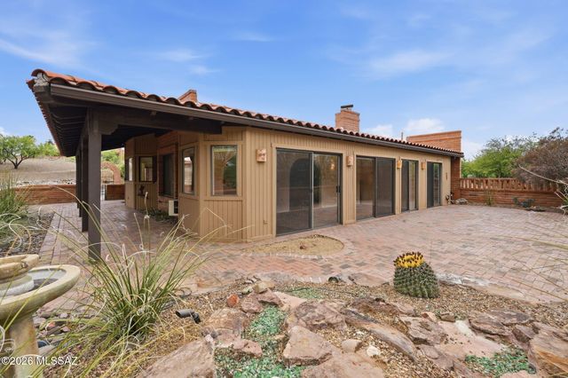 1072 W Camino Urbano, Green Valley, AZ 85622