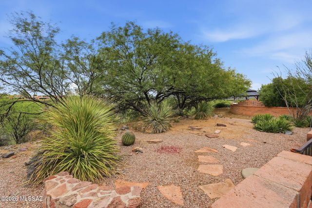 1072 W Camino Urbano, Green Valley, AZ 85622