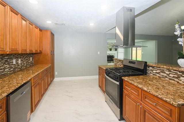7522 Jackwood Street, Houston, TX 77074