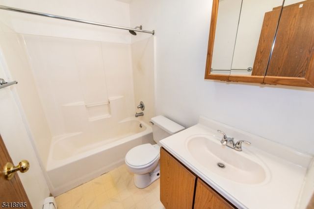 197 Fort Lee Rd, Teaneck Twp., NJ 07666