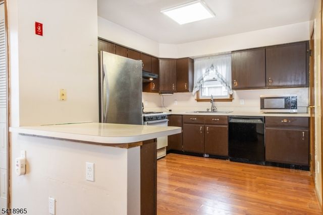 197 Fort Lee Rd, Teaneck Twp., NJ 07666