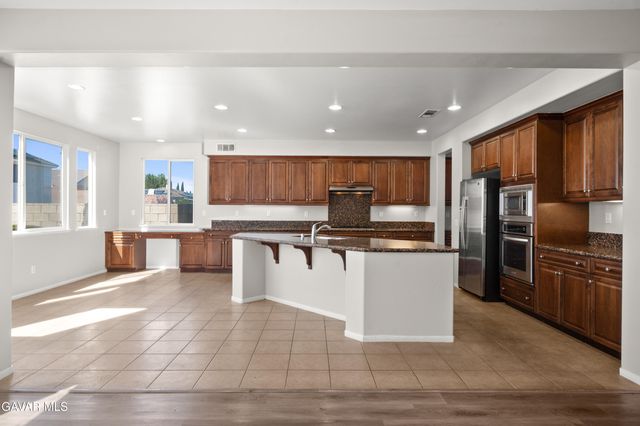 42437 W 71st Street, Lancaster, CA 93536