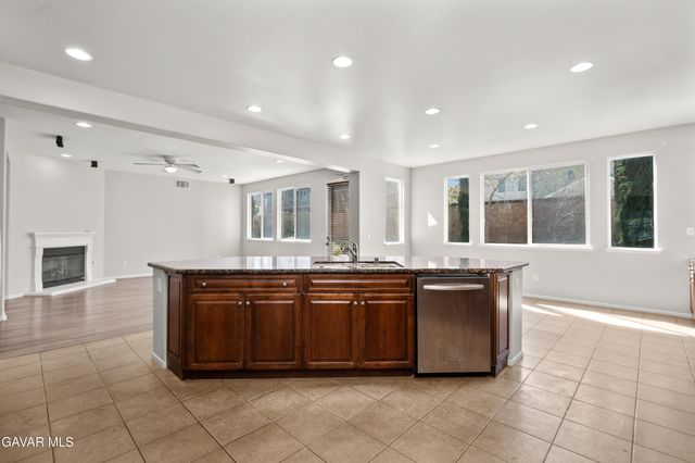 42437 W 71st Street, Lancaster, CA 93536