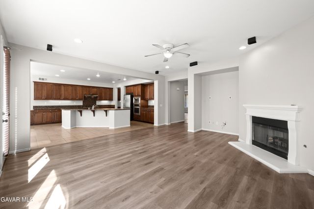 42437 W 71st Street, Lancaster, CA 93536