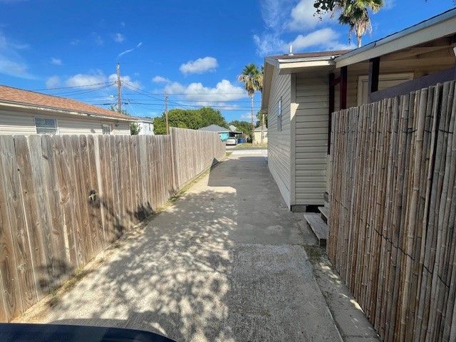 1934 Crestmont, Corpus Christi, TX 78418