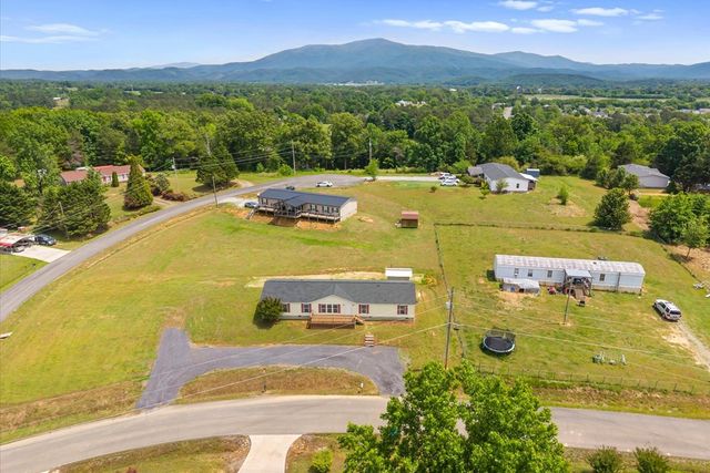 270 Falcon Circle, Chatsworth, GA 30705