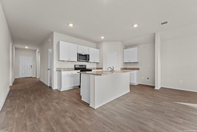 3112 Palm Springs, Seguin, TX 78155