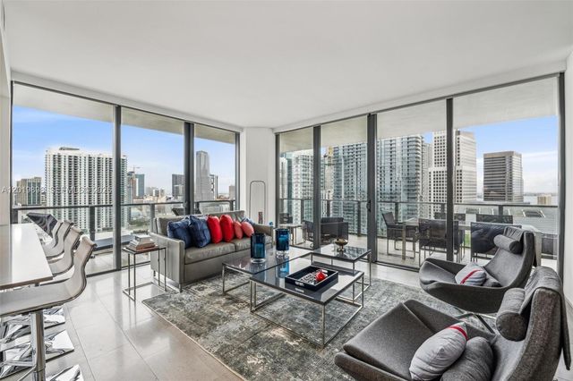 88 SW 7th St 2111, Miami, FL 33130