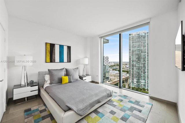 88 SW 7th St 2111, Miami, FL 33130