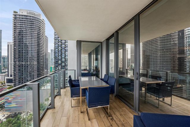 88 SW 7th St 2111, Miami, FL 33130