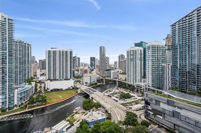 88 SW 7th St 2111, Miami, FL 33130