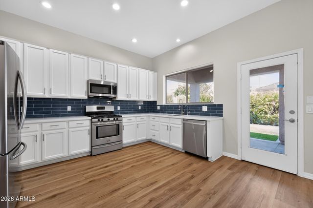 48 E ELGIN Street, Gilbert, AZ 85295