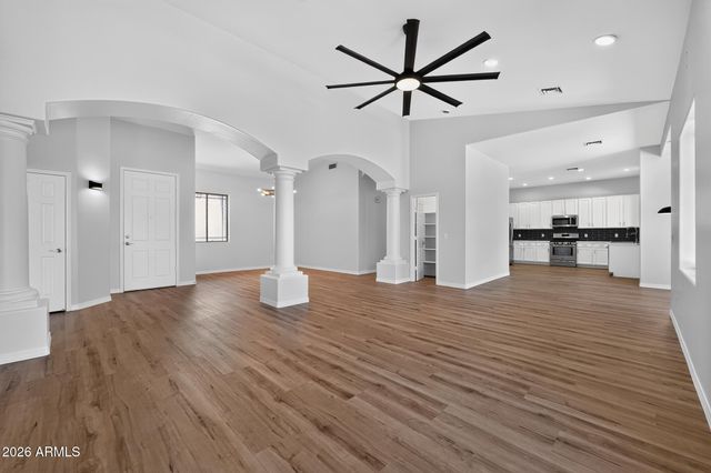 48 E ELGIN Street, Gilbert, AZ 85295