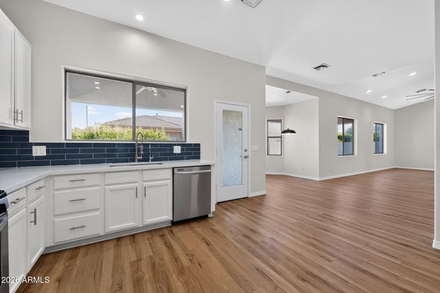 48 E ELGIN Street, Gilbert, AZ 85295