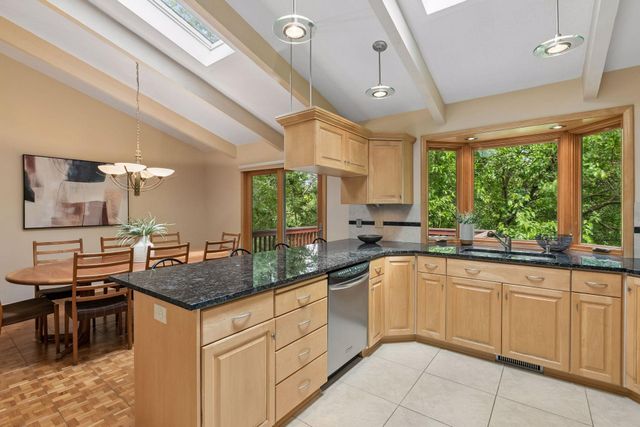 2700 Kyle Avenue N, Golden Valley, MN 55422