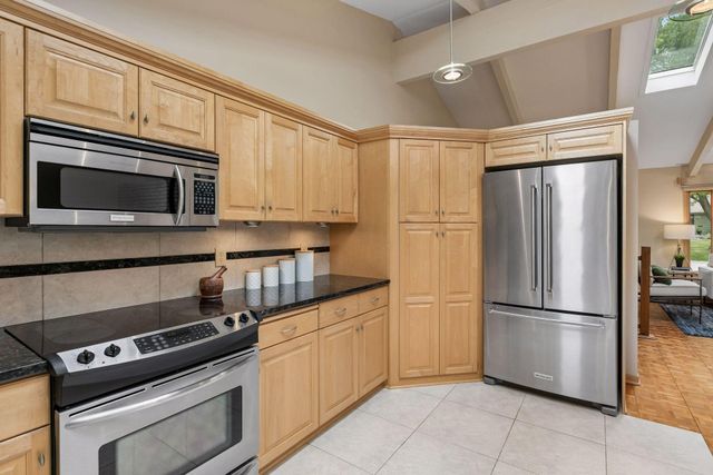 2700 Kyle Avenue N, Golden Valley, MN 55422