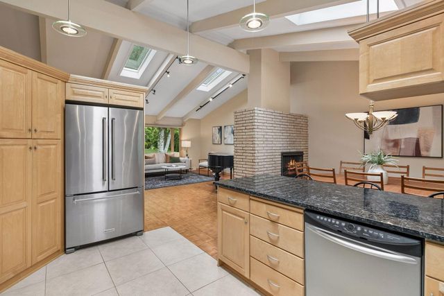 2700 Kyle Avenue N, Golden Valley, MN 55422