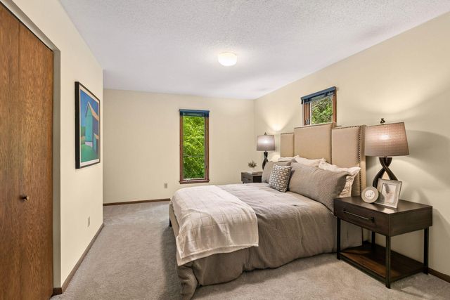 2700 Kyle Avenue N, Golden Valley, MN 55422