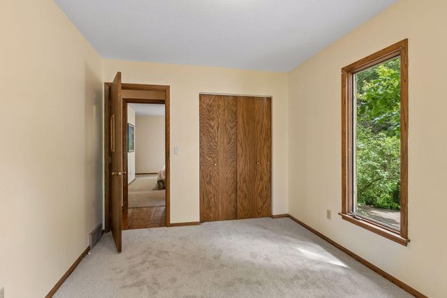 2700 Kyle Avenue N, Golden Valley, MN 55422