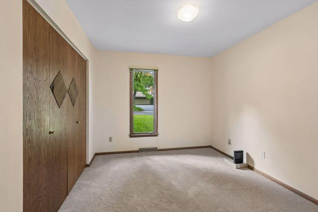 2700 Kyle Avenue N, Golden Valley, MN 55422