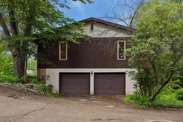 2700 Kyle Avenue N, Golden Valley, MN 55422