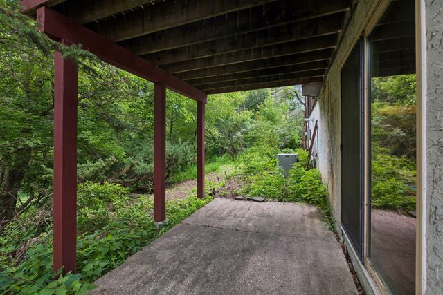 2700 Kyle Avenue N, Golden Valley, MN 55422
