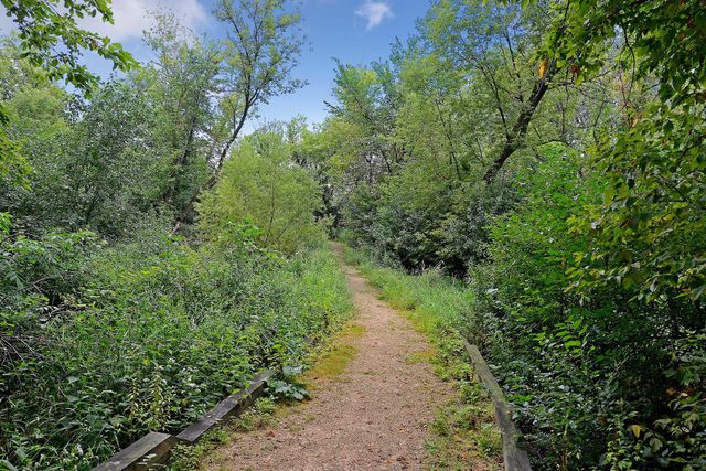 2700 Kyle Avenue N, Golden Valley, MN 55422
