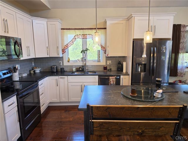 413 Fire Lane 14, Cato, NY 13080