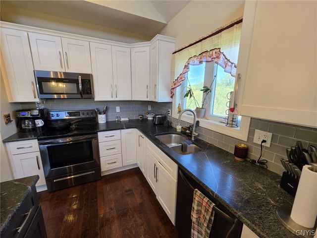 413 Fire Lane 14, Cato, NY 13080