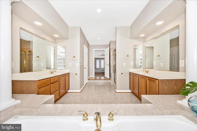 6243 WOODVILLE, Mount Airy, MD 21771