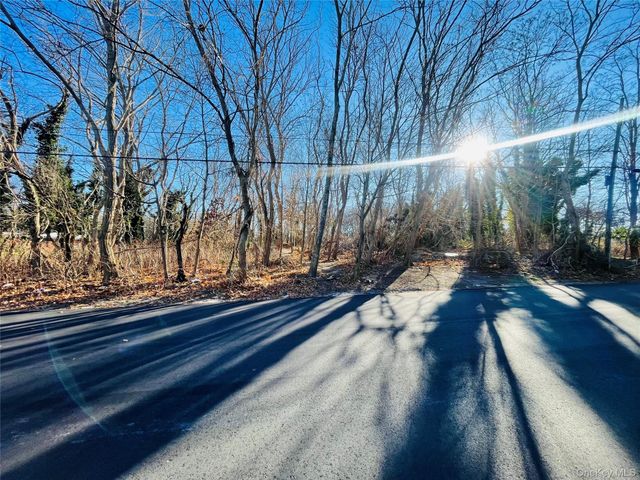 VL Meadowmere Avenue, Mastic, NY 11950