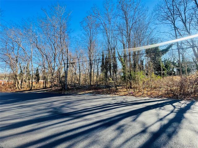 VL Meadowmere Avenue, Mastic, NY 11950