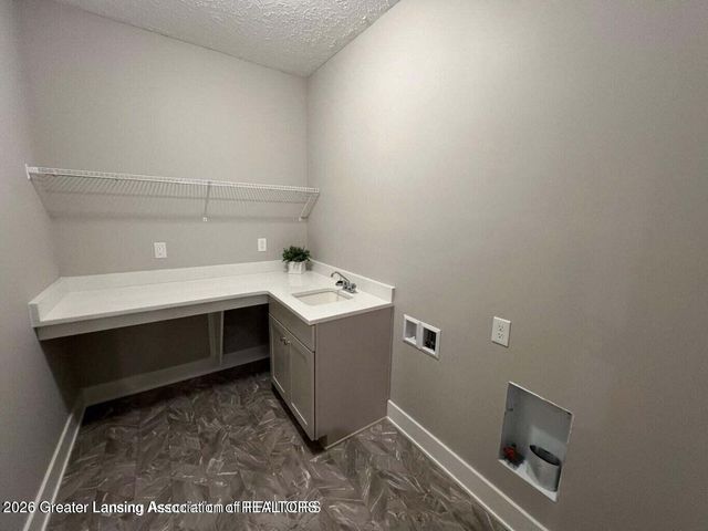 6097 Southridge Road, East Lansing, MI 48823