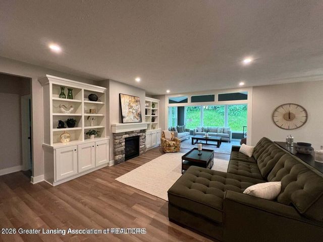 6097 Southridge Road, East Lansing, MI 48823